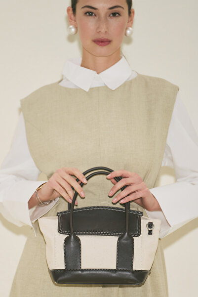 Manuka ΜΙΝΙ ΤΣΑΝΤΑ ΚΑΜΒΑ ΜΕ ΚΑΛΥΜΜΑ RUTH ΜΑΥΡΗ