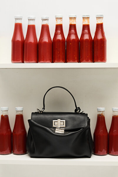 Manuka حقيبة كتف آرتي باللون الأسود