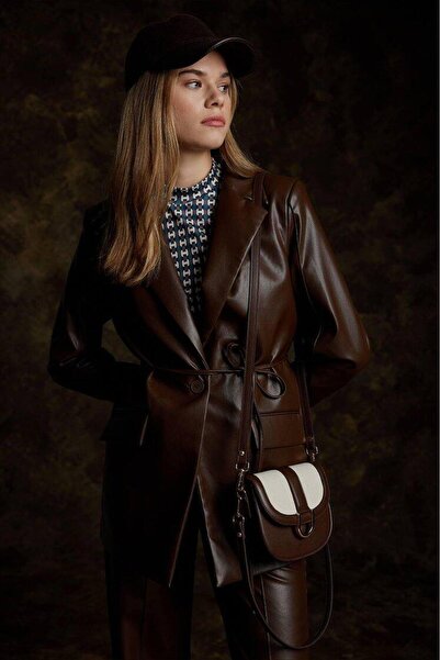 Manuka ΤΣΑΝΤΑ ΜΕ ΛΕΠΤΟΜΕΡΕΙΕΣ ΑΠΟ ΚΑΜΒΑ ΚΑΙ ΑΓΚΡΑΦΑ ΚΑΦΕ ΧΡΩΜΑΤΟΣ