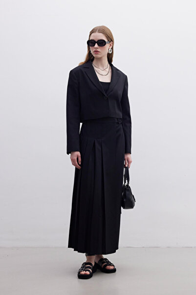 Manuka ΦΟΥΣΤΑ ΜΕ ΣΧΕΔΙΑΣΜΟ ΣΤΗΝ ΑΝΤΕΡΙΕΡΑ ΠΕΡΙΟΧΗ ΜΑΥΡΗ