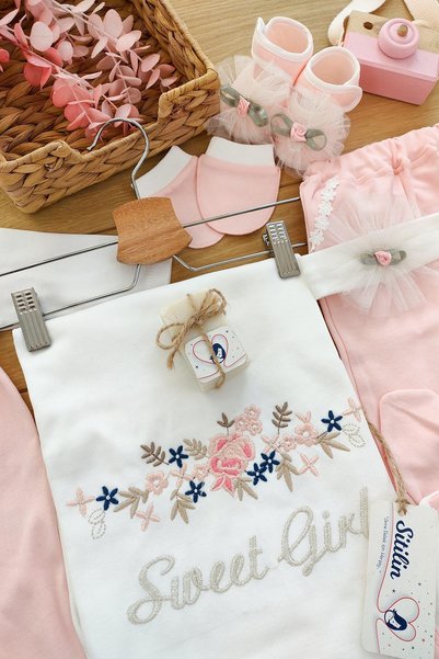 Sitilin Baby Girl Natural Luxury Organic Hospital-Issued Newborn Set Stl4663