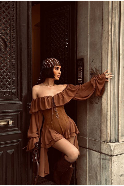 Love Fab Ολόσωμη φόρμα με βολάν και λεπτομέρεια σε σχήμα ματιού πουλιού, μοντ...