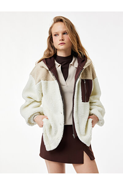 Koton με κουκούλα αντίθεση χρωμάτων Λούτρινο μπουφάν με oversized κουμπιά και...