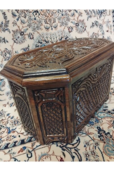 ŞIK VE MUTLU Çeyiz Sandığı El Oyması Kök Ceviz 48 x 28 CM