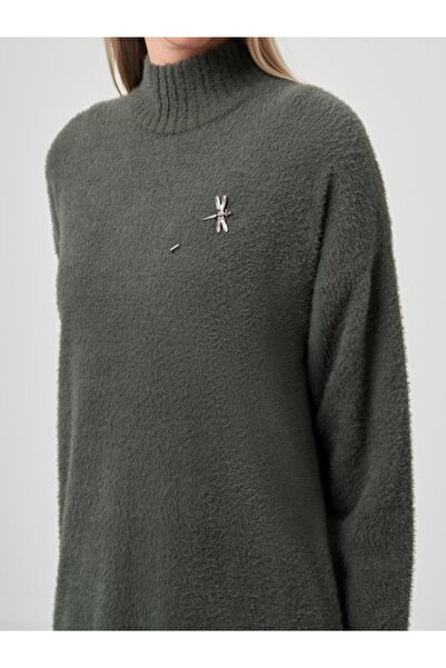 Nuss Angora Sweater with Detachable Brooch 7000