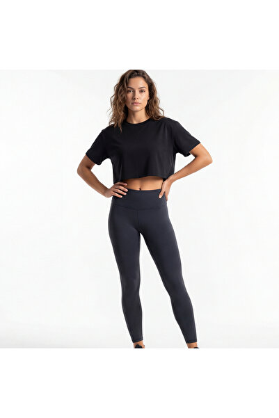headwear Μαύρο Γυναικείο Crop Top με Άνετη Γραμμή – Essential Basic Tee XS