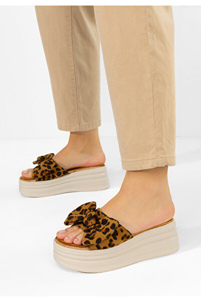 B T Shoes Παντόφλες με πλατφόρμα Elarya λεοπαρ