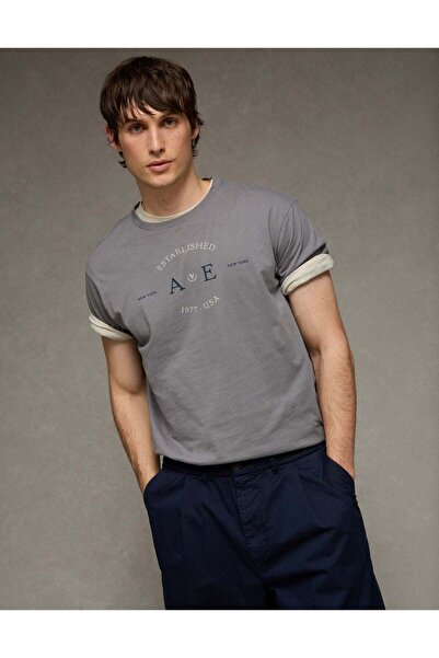 AMERICAN EAGLE تي شيرت بشعار AE