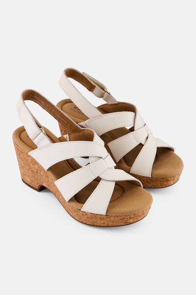 CLARKS صندل نسائي قياسي بإغلاق فيلكرو، أبيض