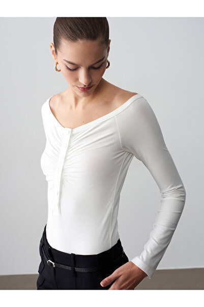 Dilvin 32661 Button Detailed Bodysuit-Ecru