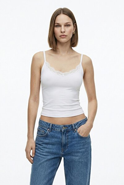 Rays Λευκή μπλούζα με δαντελένιο γιακά και τιράντες 2770