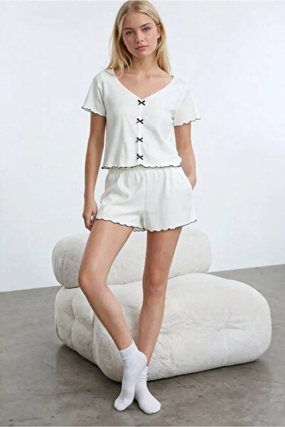 Cool & Sexy Women's Pajama Set with Bow Detail and Minimal Shorts – Ecru