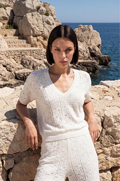 JOIN US Λευκή μπλούζα με V-λαιμόκοψη και διάτρητο σχέδιο