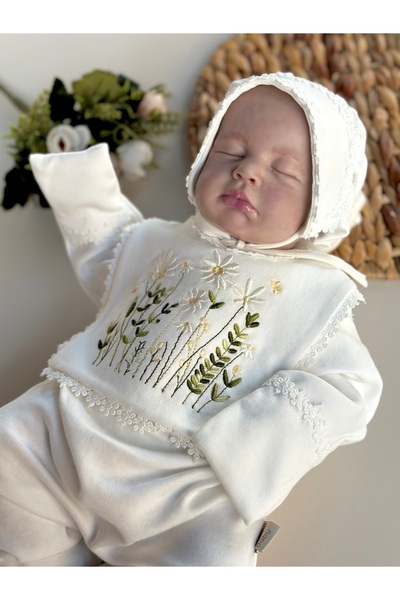 Mama Miel Baby Daisy Embroidered Bib Newborn Jumpsuit Hat Set