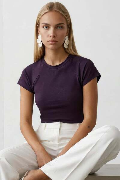 Trend Alaçatı Stili Πλεκτό μπλουζάκι από λύκρα με λαιμόκοψη ποδηλάτου και μαν...