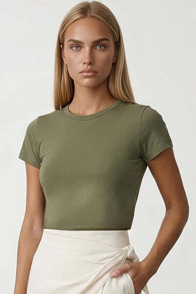 Trend Alaçatı Stili Χακί μπλουζάκι με λαιμόκοψη ποδηλάτου Basic