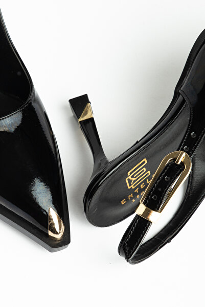 Entella Store Γυναικεία παπούτσια Grazia με μαύρη μυτερή μύτη και λεπτομερή τ...