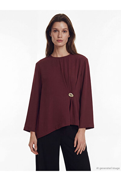 LC Waikiki RMZ GİYİM FARKIYA بلوزة بياقة روبا مزركشة من الداخل