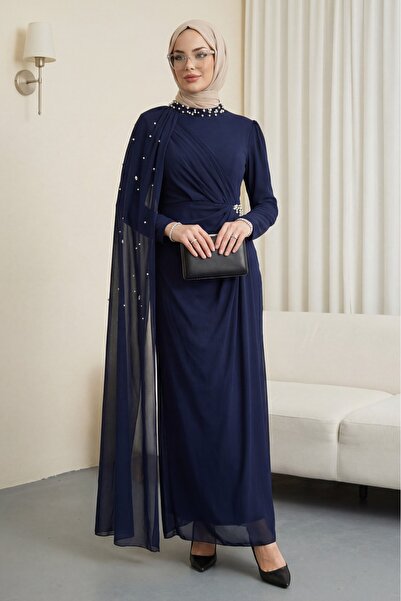 Modamorfo Βραδινό φόρεμα με λεπτομέρειες από πέρλες, τούλινη κάπα και ψηλό λα...