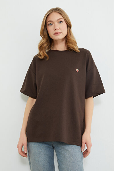 Fulla Moda Crew Neck Casual T-Shirt with Heart Accessories