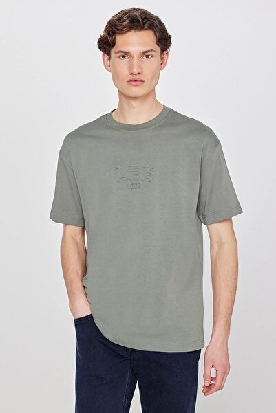 Lee L2610041801 Haki Erkek Relax Fit Bisiklet Yaka Kabartma Baskılı T-Shirt