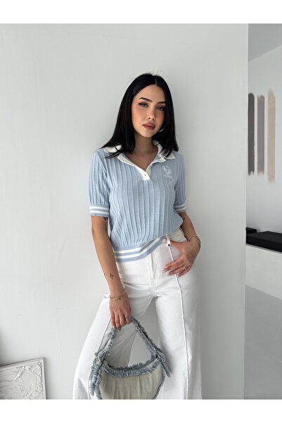 Noi Belis Πλεκτή μπλούζα με γιακά πόλο, κεντημένη, με μισό κούμπωμα και κουμπ...