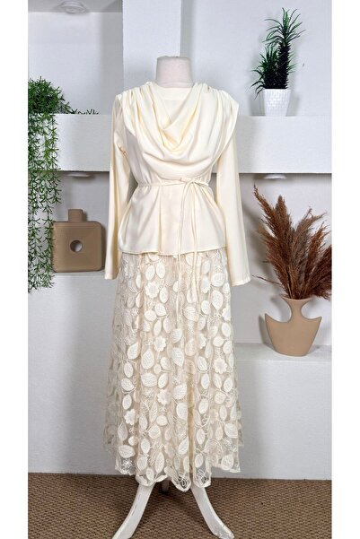 Yeka Front Giped Skirt Suit