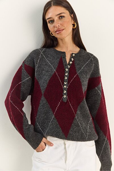 Hiccup LUCCI Knitted sweater with round collar and button closure