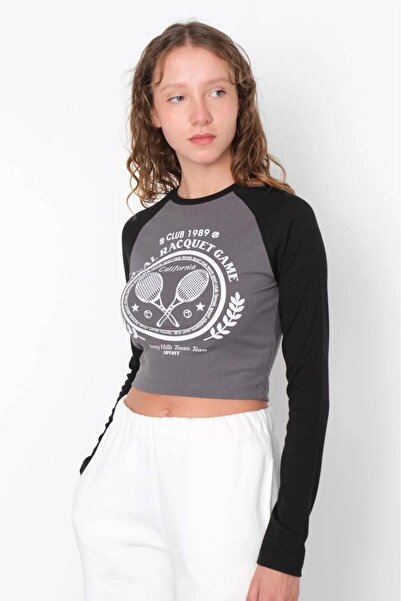 ALDAGÖR Women's Crew Neck Long Sleeve Crop Printed Sweatshirt