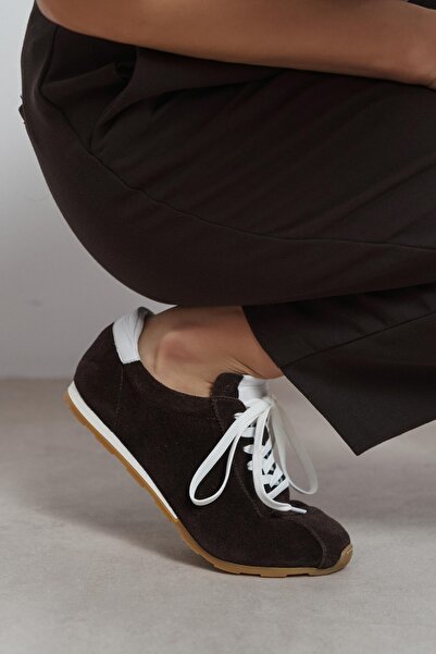 NİŞANTAŞI SHOES Γυναικεία αθλητικά παπούτσια με κορδόνια από δέρμα σουέντ σε ...