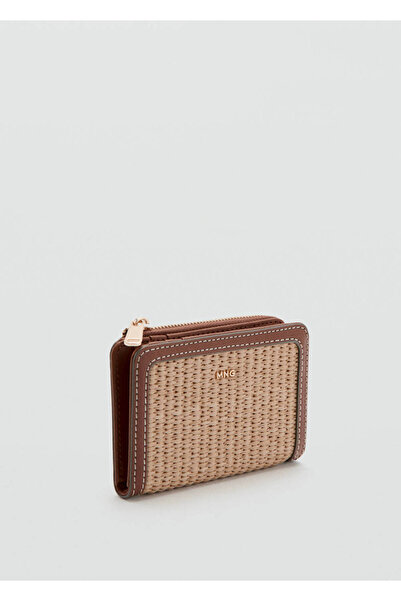 Small textured wallet