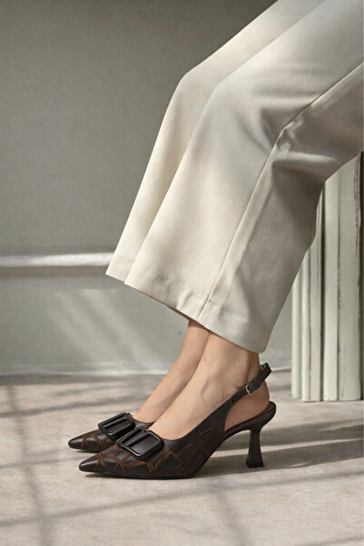 moon glow Γυναικεία παπούτσια με τακούνι σε καφέ χρώμα, με μυτερή μύτη, αγκρά...