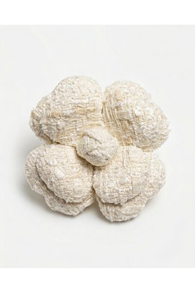 Sofiae Tweed Dokulu Kumaş Camelia Broş Ekru 7x7 cm
