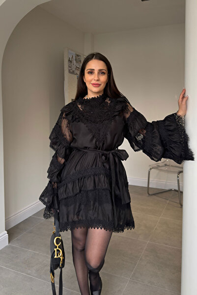 MAGARDE Ειδικής Παραγωγής Μίνι Φόρεμα με Λεπτομέρεια Πέταλου - ΜΑΥΡΟ