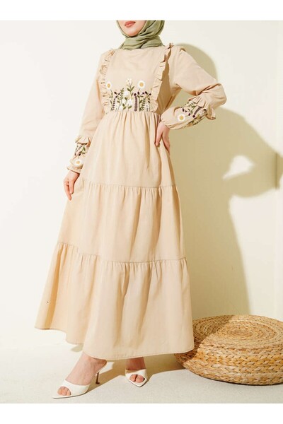 Lavanta Tekstil Φόρεμα ποπλίνα με βολάν στο γιακά και κέντημα