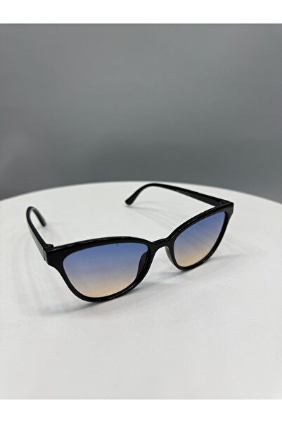 Zealous Women's Blue Oval Sunglasses