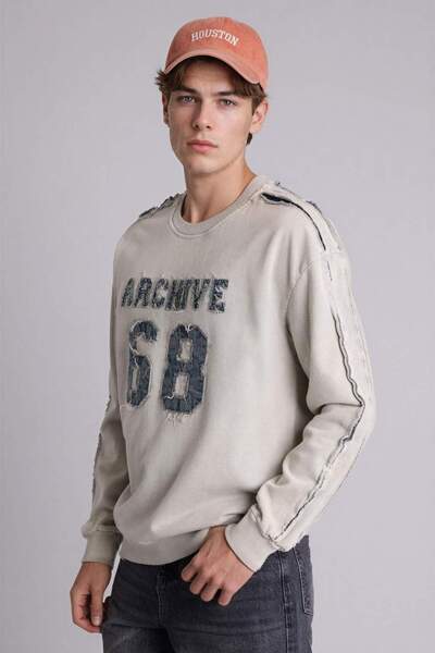 DeFacto Boxy Fit Crew Neck Sweatshirt H6268Ax26Sp