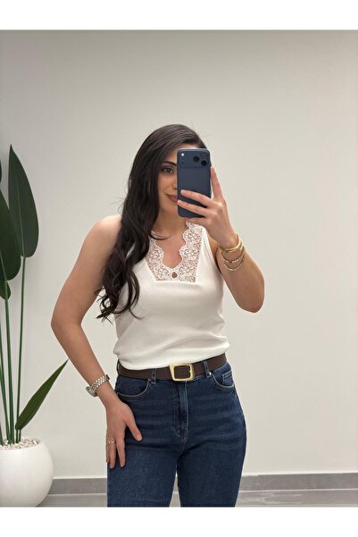 MARGA V Lace Collar Ribbed Undershirt