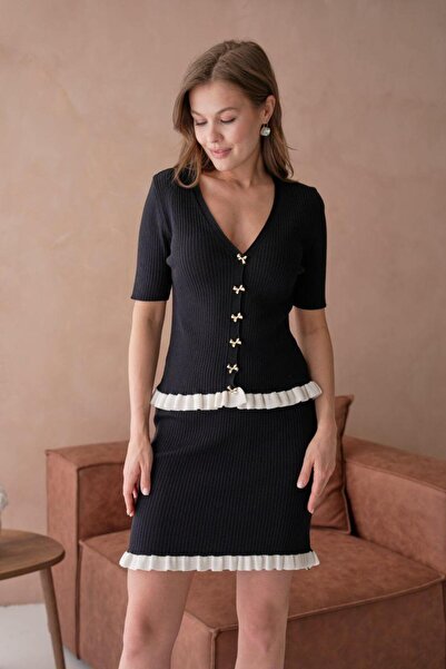 fuşyha butik Short Sleeve Skirted V-Neck Button Detailed Knitwear Top and Bot...