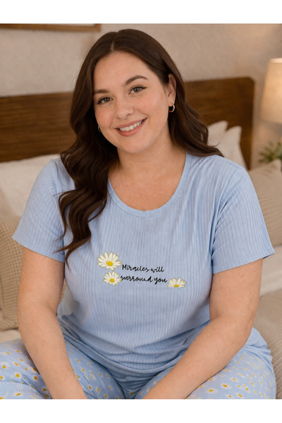 Vesperia Women's Plus Size Daisy Patterned Pegasus Pajama Set