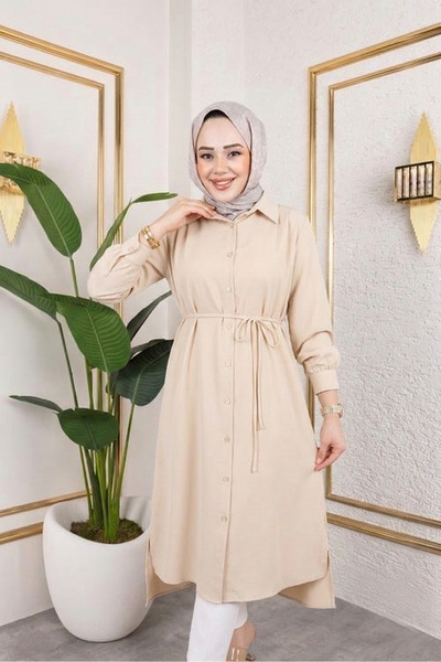 Naknaku تونيك نسائي طويل بحزام وتفاصيل مشقوقة وأزرار ياقة قميص مقاسات - حجري
