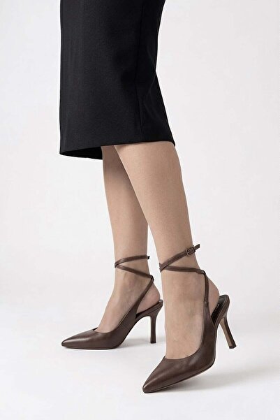 Beety 26BY250.3283 Γυναικεία κλασικά παπούτσια με τακούνι καφέ