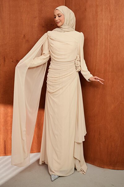 İmajButik Μπεζ βραδινό φόρεμα μεγάλου μεγέθους με ντραπέ μπροστά