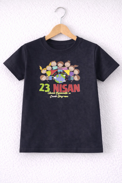 ues Παιδικό μπλουζάκι με στάμπα 23 Απριλίου, μαύρο, με κοντά μανίκια