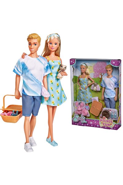 Simba Steffi and Kevin doll at picnic