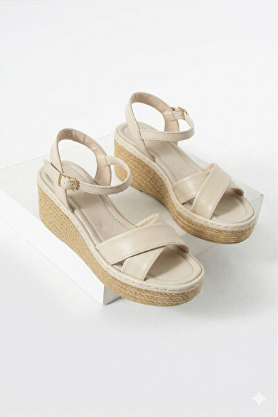 HVZ Exclusive Μπεζ πέδιλα με τακούνι, εργονομικά σχεδιασμένα για άνετη διαμόρ...