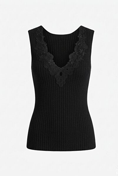 MAGARDE Lace Detailed Design Undershirt - Black