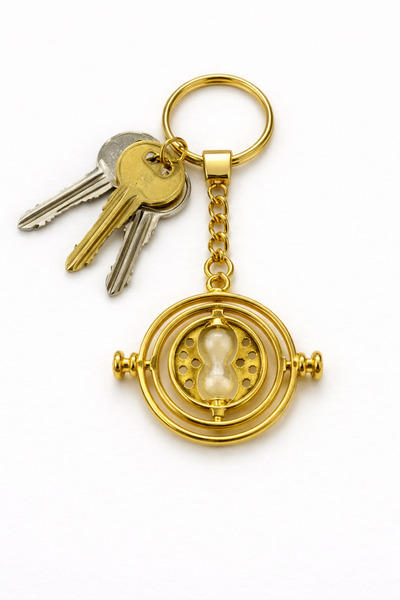 HER ŞEY NOTA www.herseynota.com Harry Potter Time Turner Metal Keychain Unisex
