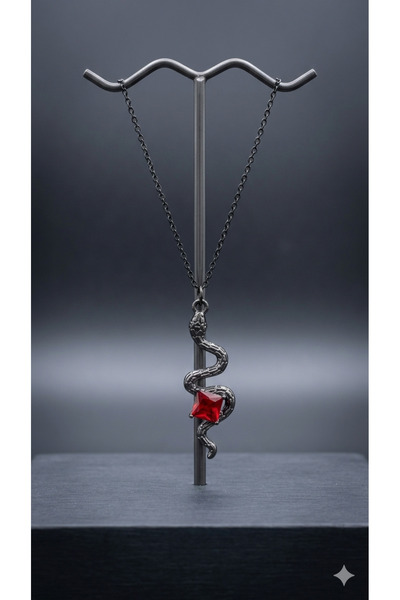 C&On Design Gotik Stil Ruby Taşlı Yılan Figürlü Zincir Kolye