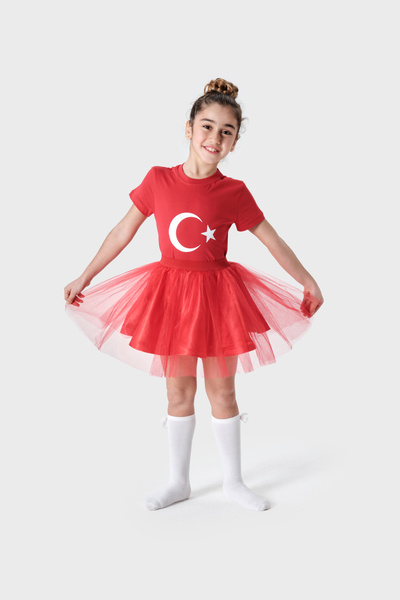 Tülü Akkoç زي الفتاة لعيد 23 أبريل - طقم تي شيرت أحمر مزين بنجمة هلالية وتنور...